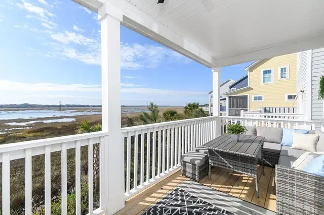 Balcony at 22 Broad View Lane